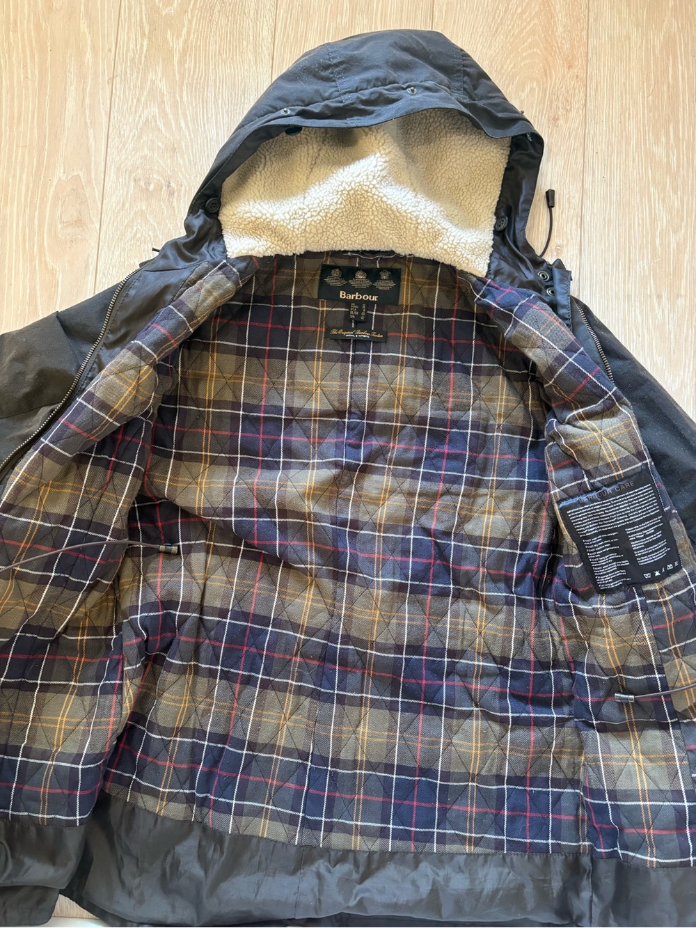 Barbour Women’s Waxed Field Jacket in Dark Green/Brown - Picture 3 of 4